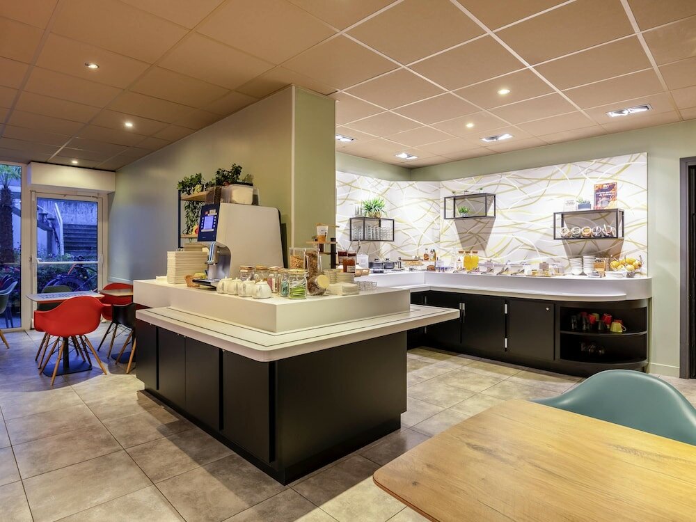 Фото Ibis La Rochelle Centre Historique