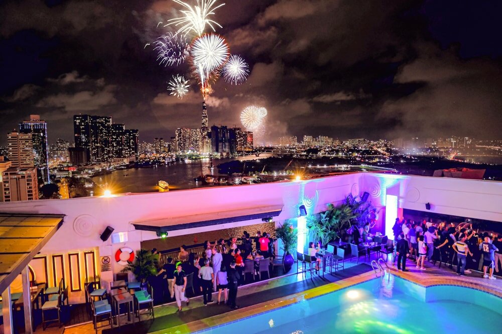 Фото Renaissance Riverside Hotel Saigon