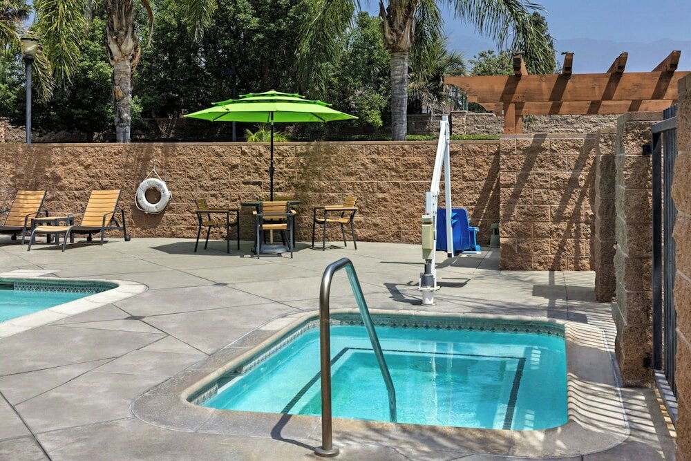 Фото Four Points by Sheraton Ontario-Rancho Cucamonga