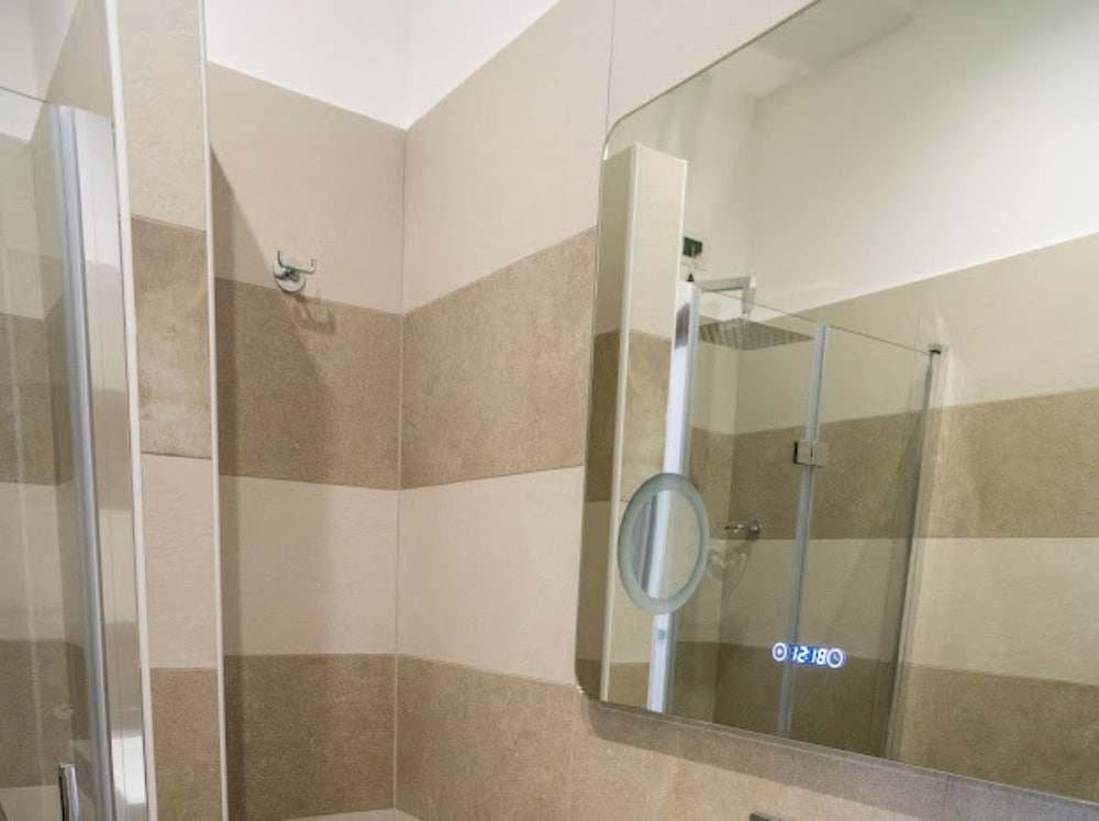 Фото Petit Hotel