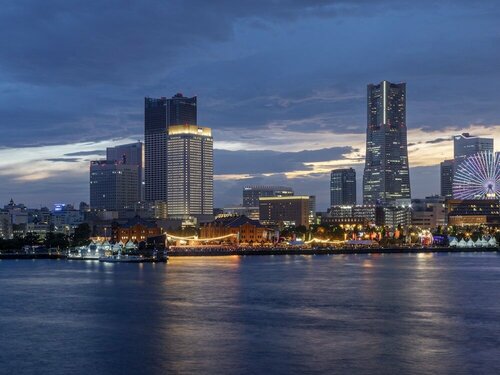 Внешний вид отеля Apa Hotel ＆ Resort Yokohama Bay Tower в Йокогаме, фото 3