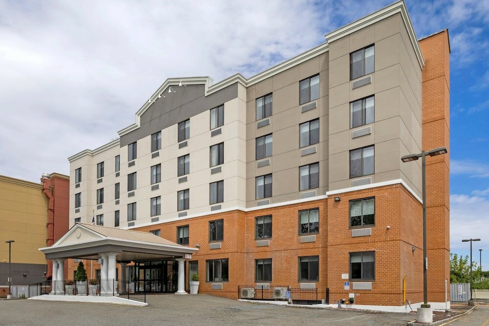 Фото Holiday Inn Express Staten Island West