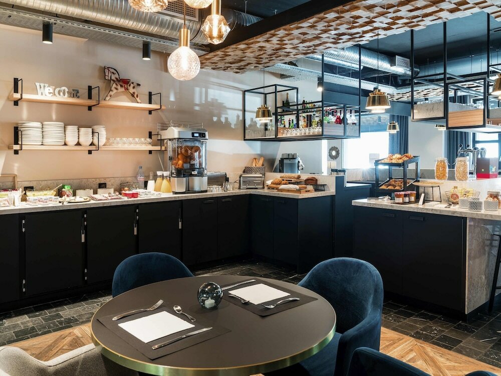 Фото Ibis Styles Laval Centre Gare