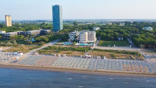 Внешний вид отеля Jesolopalace Hotel & Aparthotel в Езоле, фото 3