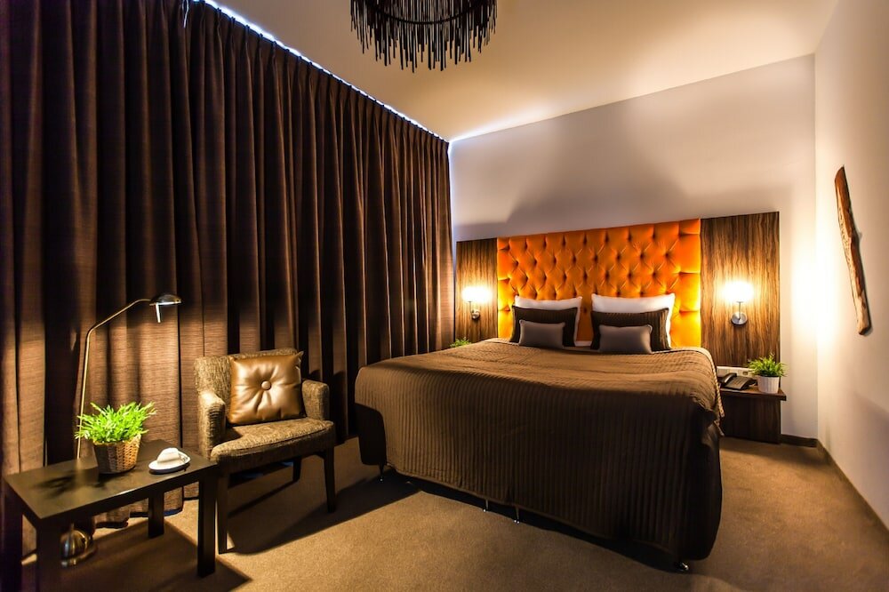 Фото Hotel La Reine