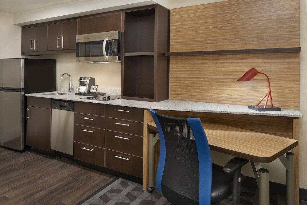 Фото TownePlace Suites by Marriott Oshawa