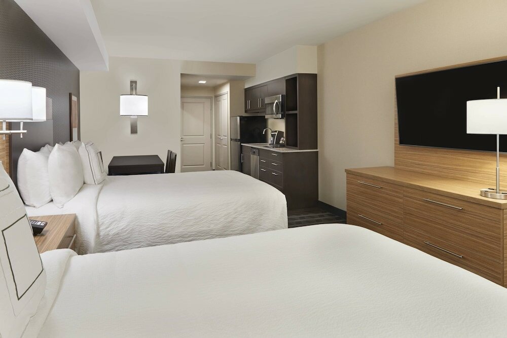 Фото TownePlace Suites by Marriott Oshawa