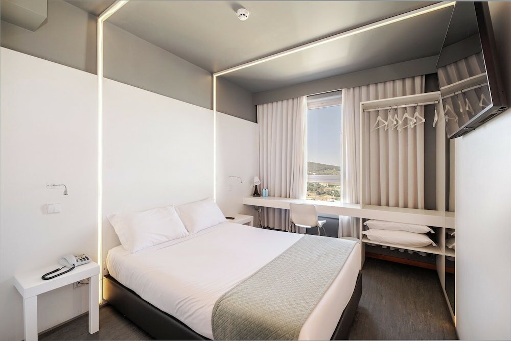 Фото Basic Braga by Axis