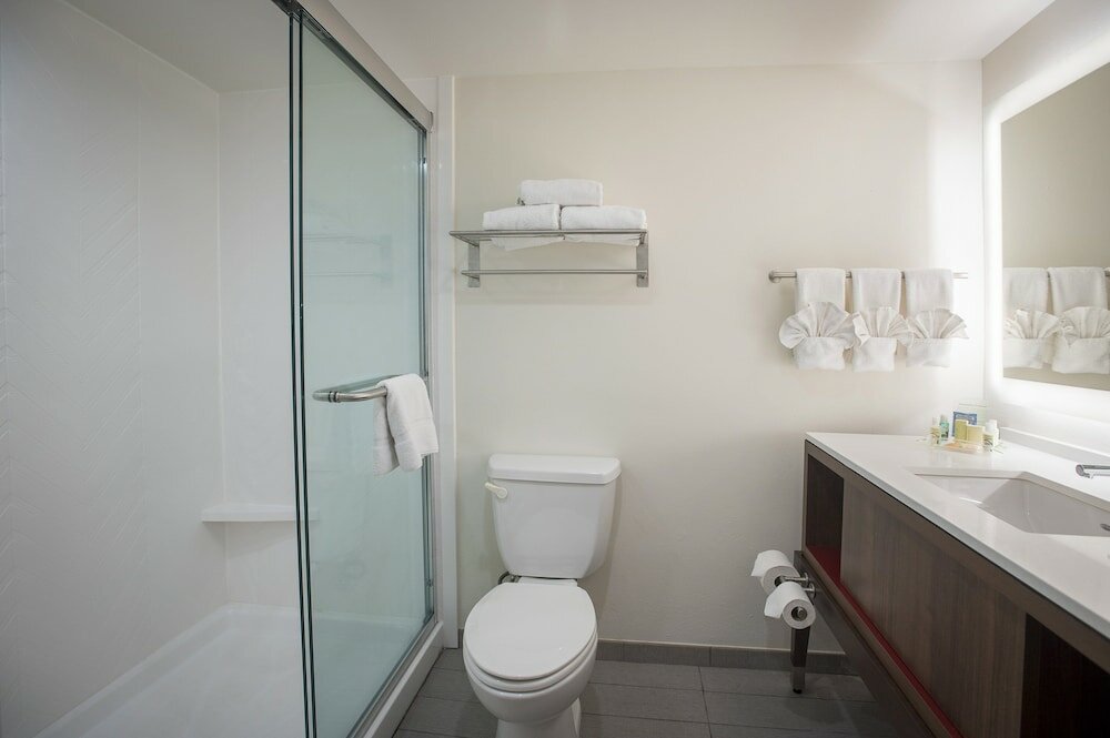 Фото Holiday Inn Pensacola - University Area, an Ihg Hotel