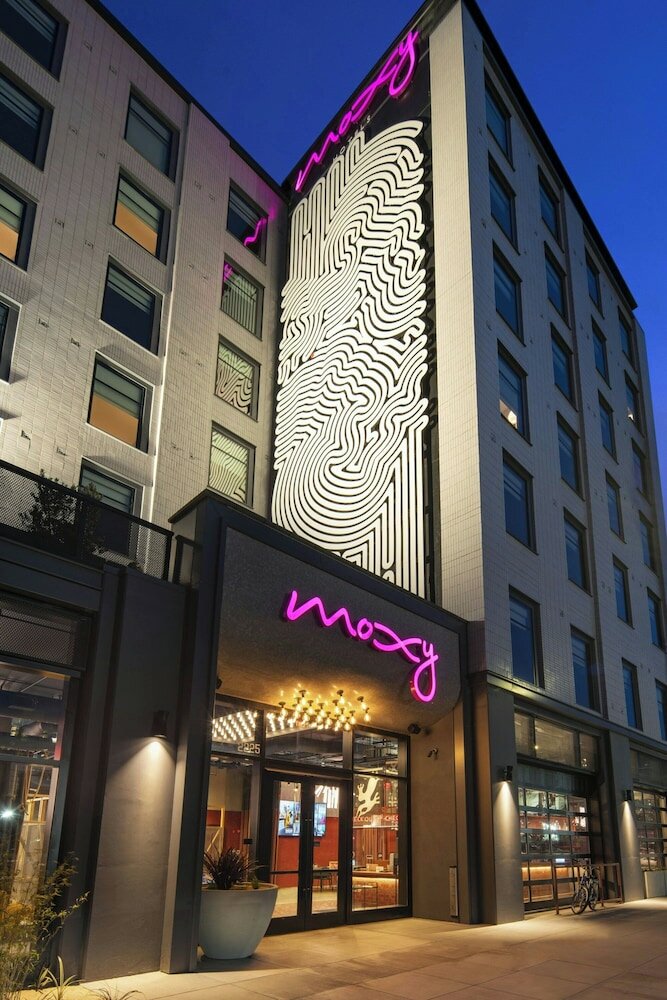 Фото Moxy Oakland Downtown