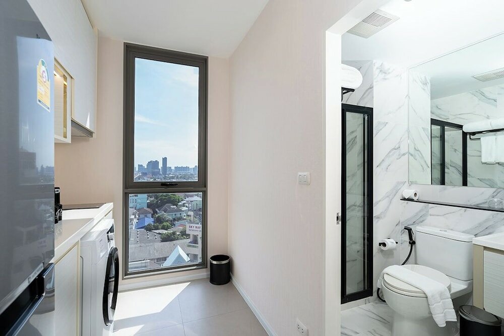 Фото Oakwood Suites Tiwanon Bangkok