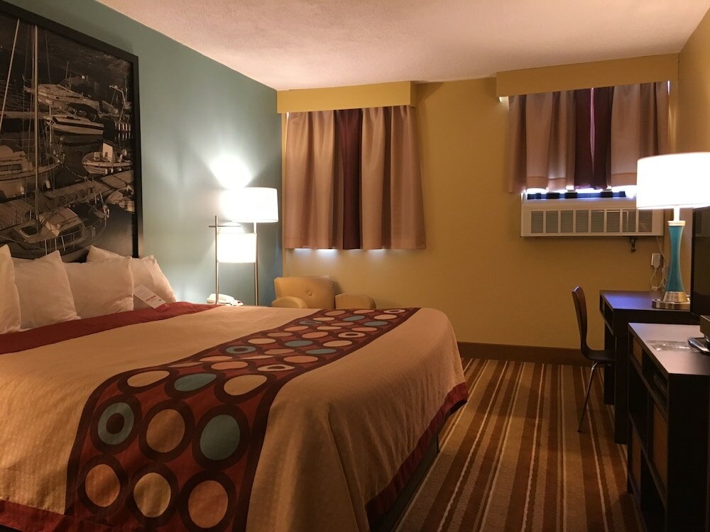 Фото Super 8 by Wyndham Thunder Bay