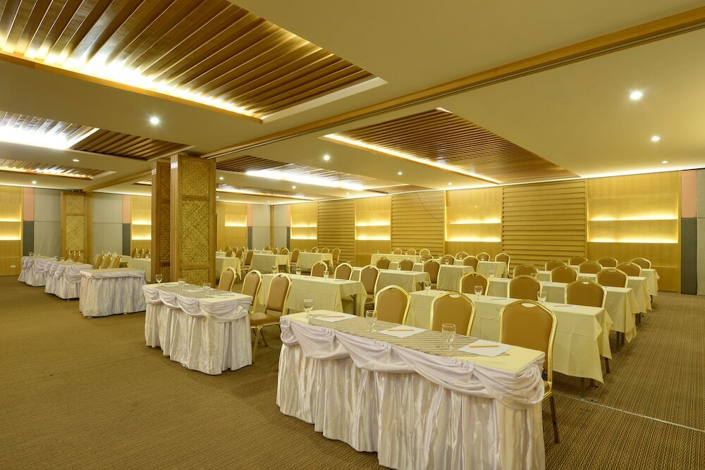 Фото Royal Phala Cliff Beach Resort and SPA