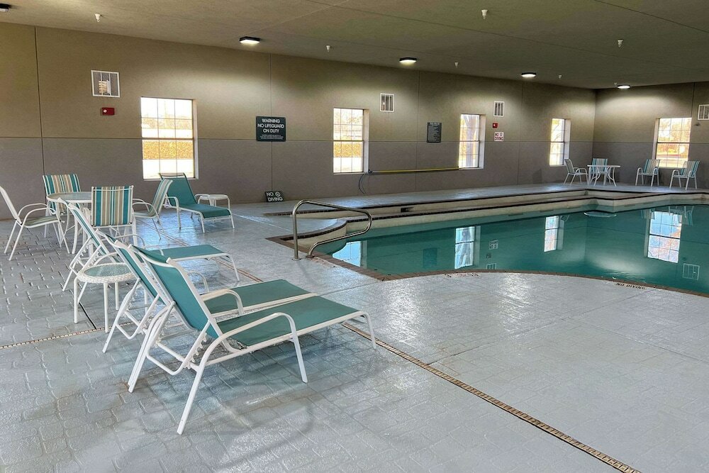 Фото Comfort Inn & Suites