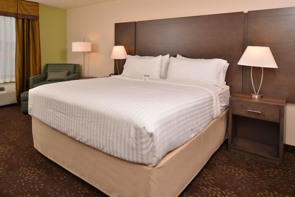 Фото Holiday Inn Express & Suites Dearborn Sw - Detroit Area, an Ihg Hotel