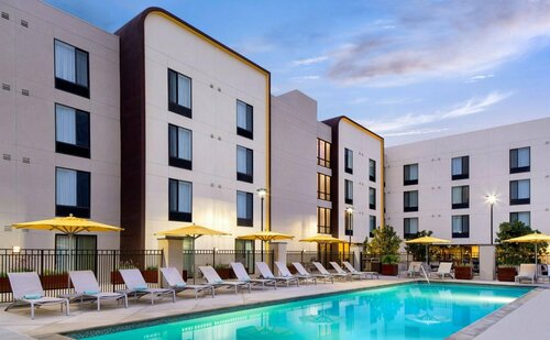 Гостиница SpringHill Suites Los Angeles Burbank/Downtown в Глендейле