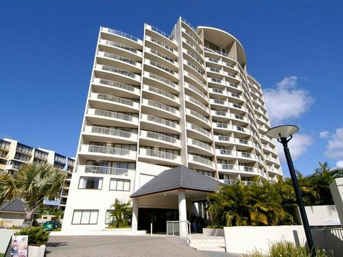 Гостиница Broadbeach Savannah Hotel & Resort в Голд-Кост