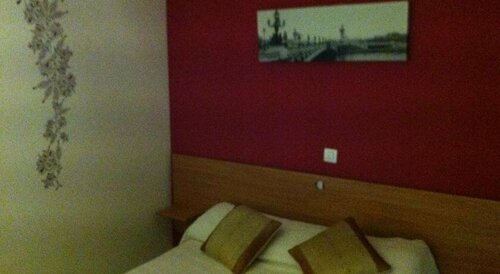 Гостиница Hostal Neptuno в Касересе