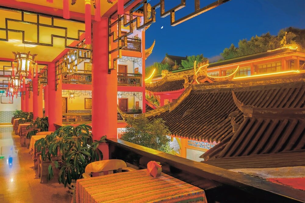 Фото Chengdu Wenjun courtyard Hotel