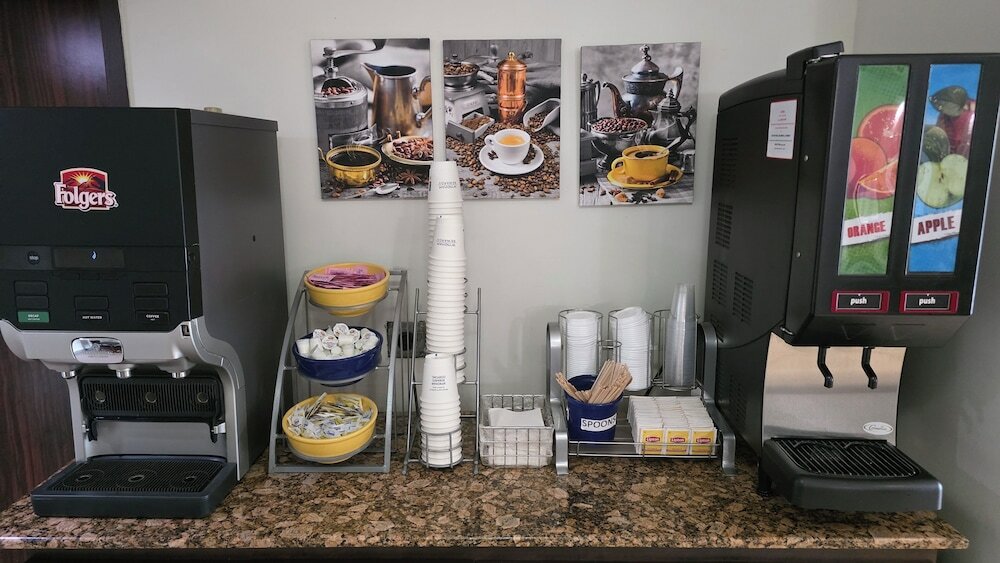 Фото Days Inn by Wyndham Florida City