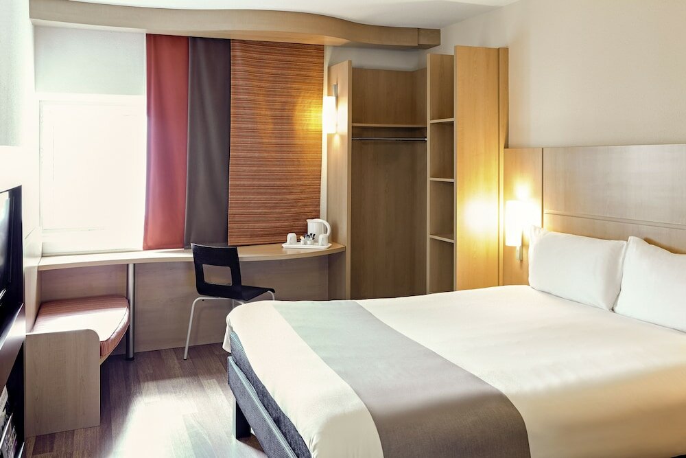 Фото Ibis Birmingham New Street Station Hotel