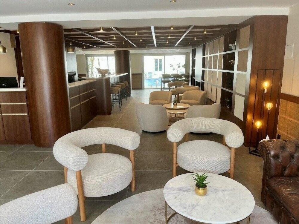 Фото Hôtel Le Yachtman, The Originals Collection