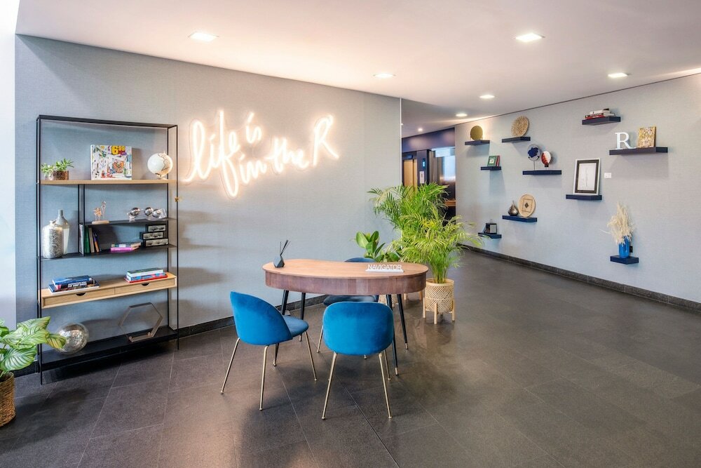 Фото Renaissance Paris Arc de Triomphe Hôtel