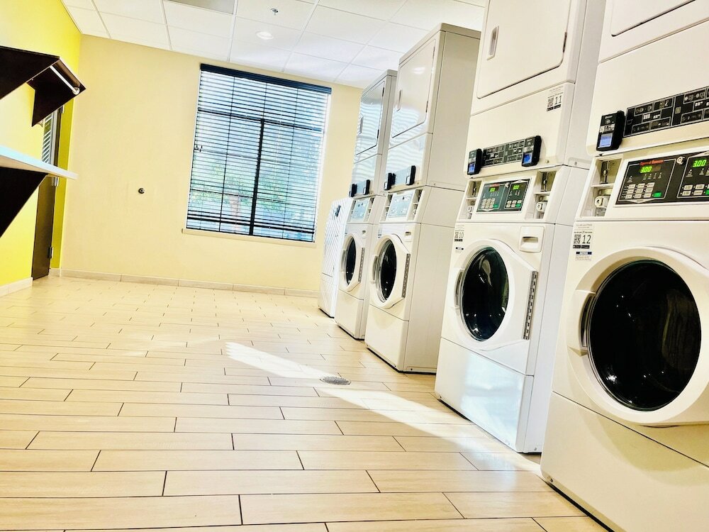 Фото Staybridge Suites Orlando at SeaWorld, an Ihg Hotel