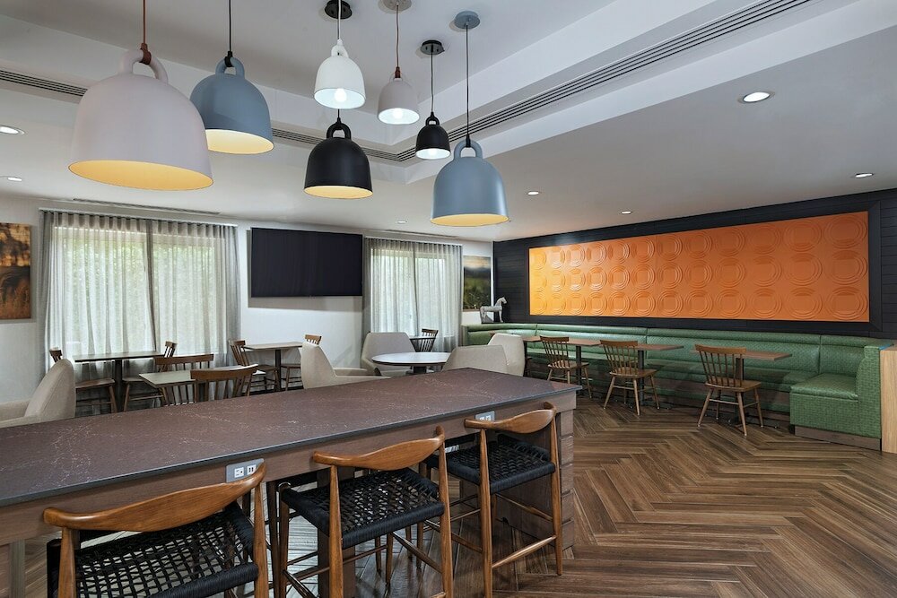 Фото Fairfield Inn by Marriott Medford Long Island