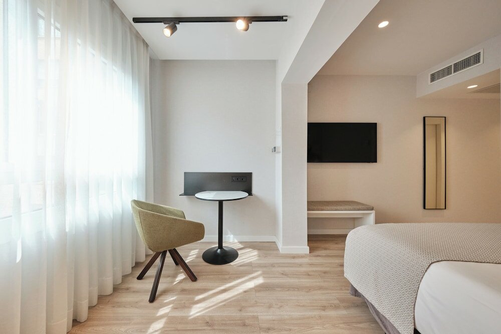 Фото Catalonia Gracia Hotel
