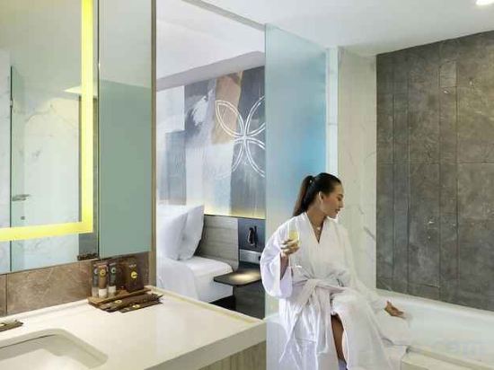 Фото Novotel Suites Yogyakarta Malioboro