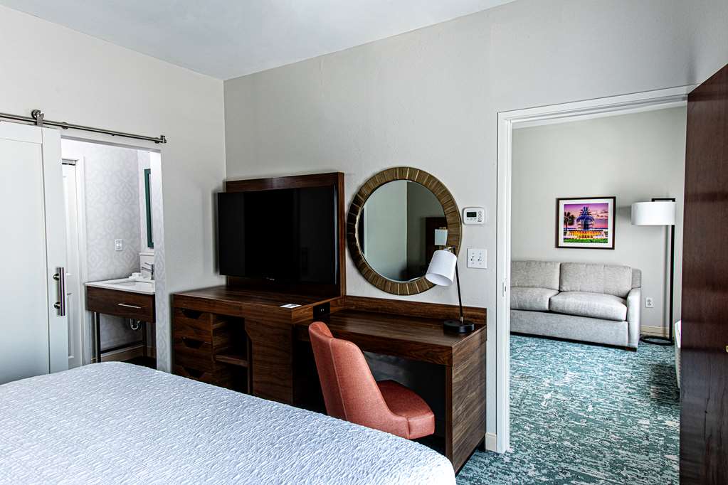 Фото Hampton Inn & Suites Charleston/West Ashley