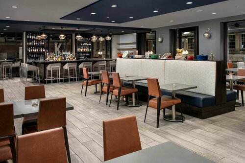 Гостиница Embassy Suites by Hilton Knoxville Downtown в Ноксвилле