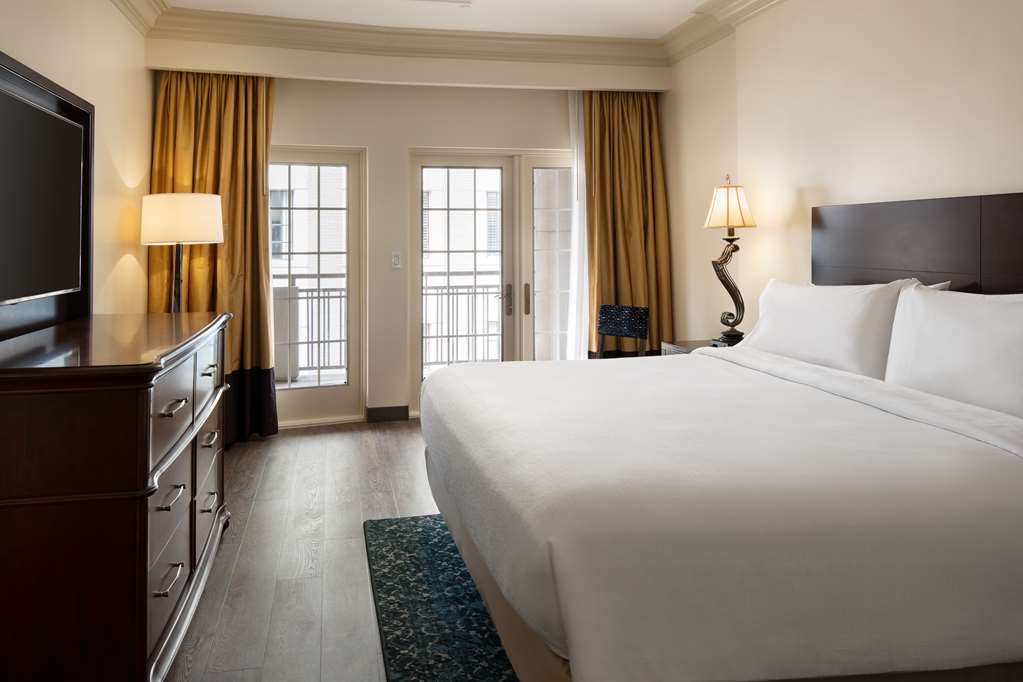 Фото Embassy Suites by Hilton New Orleans