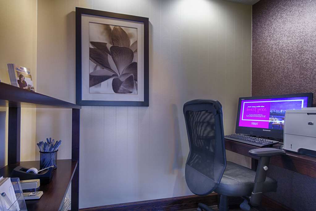 Фото Hampton Inn Salina