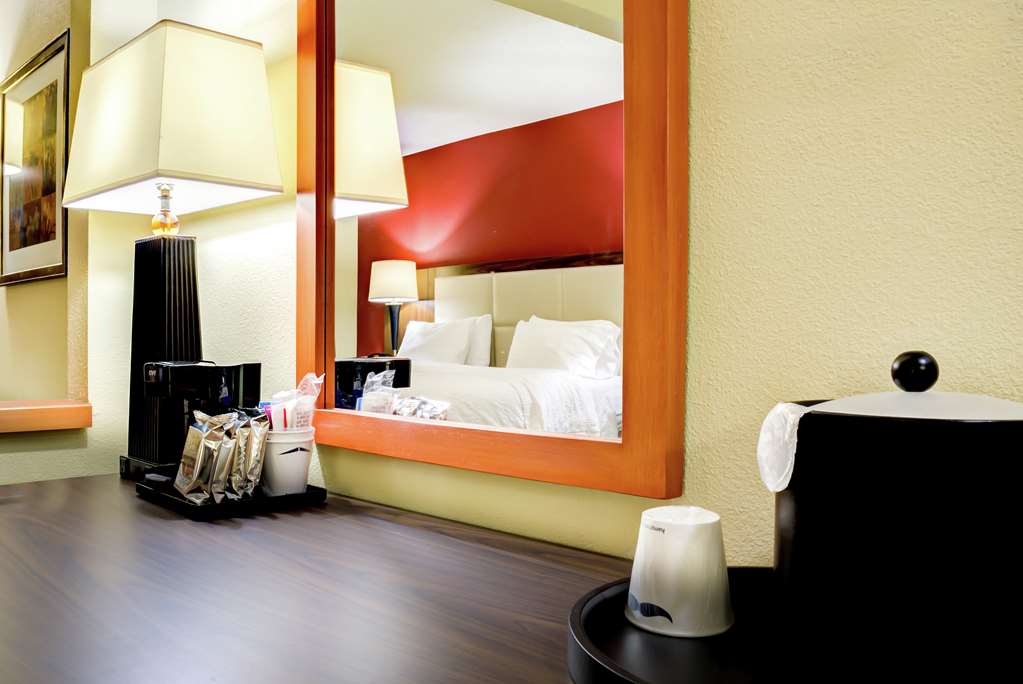 Фото Hampton Inn St. Joseph