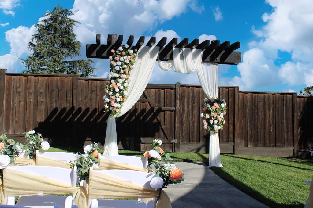 Фото Hilton Sacramento Arden West