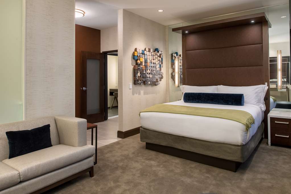 Фото Embassy Suites by Hilton Seattle Downtown Pioneer Square
