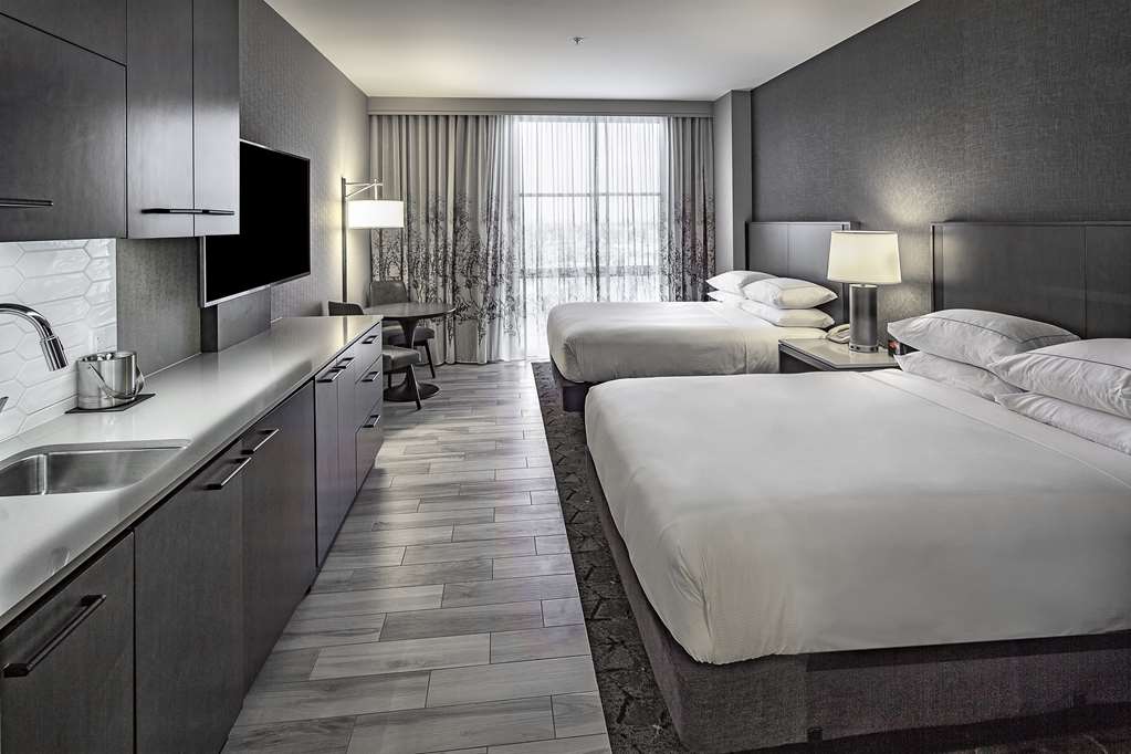 Фото DoubleTree by Hilton Hotel Modesto