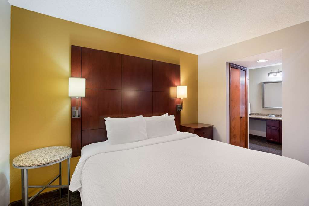 Фото SenS Suites Livermore, SureStay Collection by Best Western