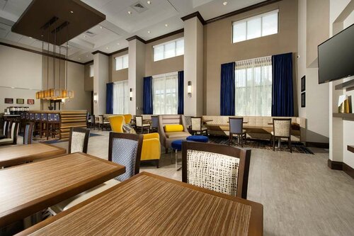 Гостиница Hampton Inn & Suites Falls Church в Арлингтоне