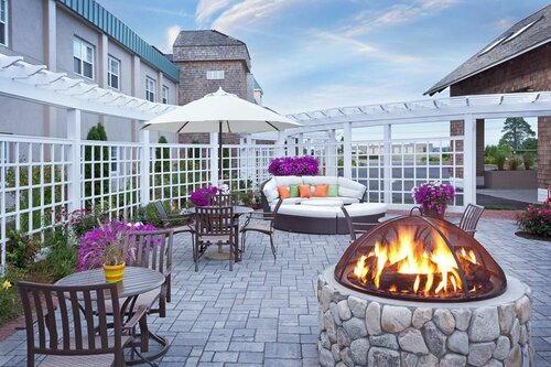 Гостиница Doubletree by Hilton Cape Cod - Hyannis в Гианнисе