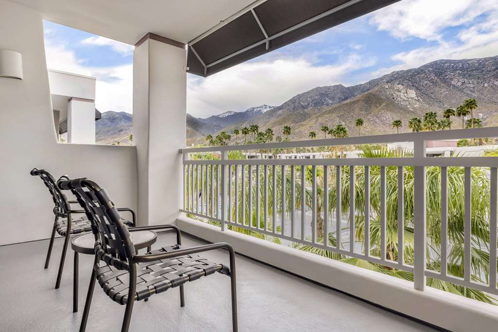 Фото Palm Canyon Resort