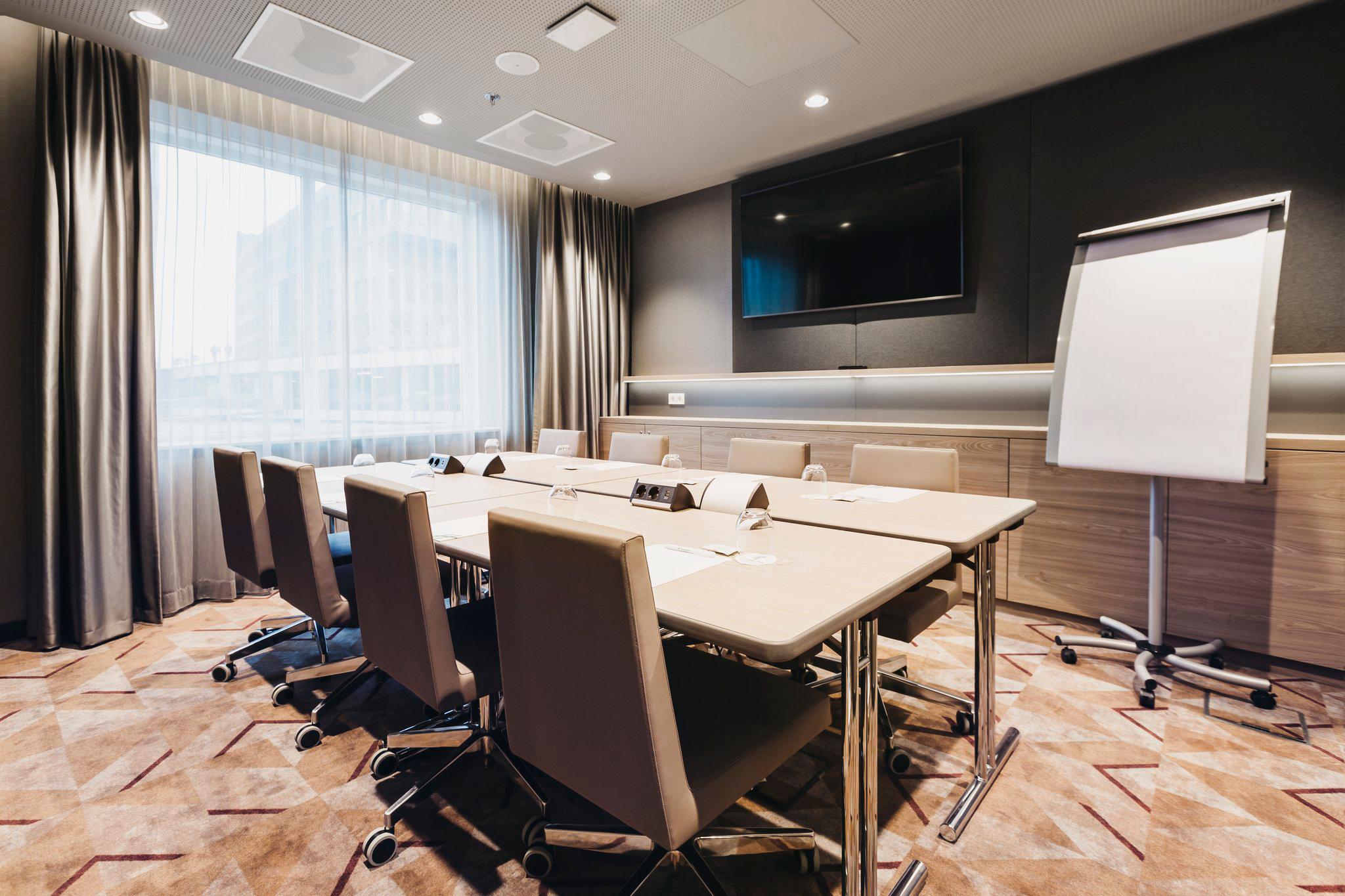 Фото Holiday Inn Eindhoven Airport
