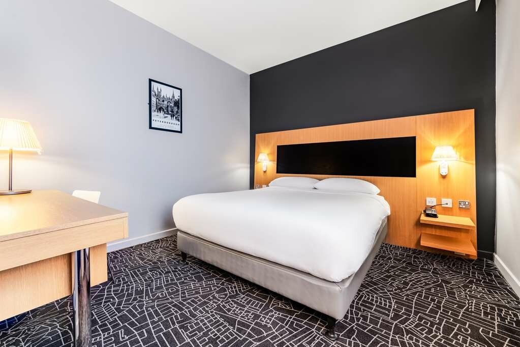 Фото Park Inn by Radisson Peterborough