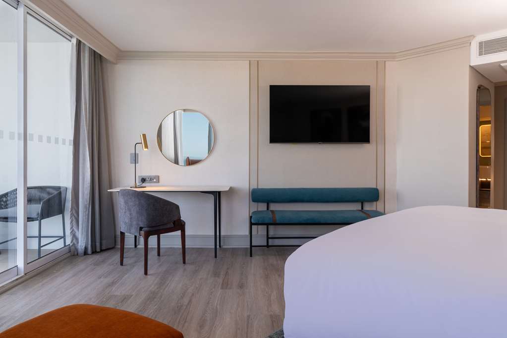 Фото Radisson Collection Hotel, Waterfront Cape Town