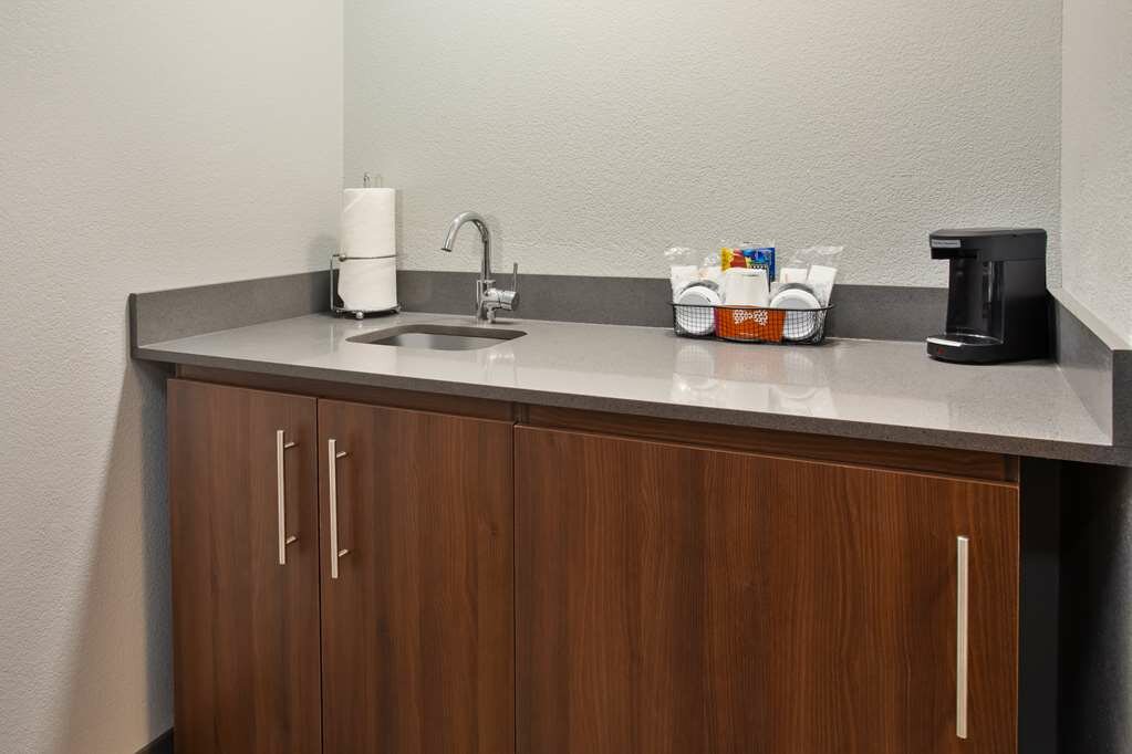 Фото Hampton Inn & Suites Tampa East