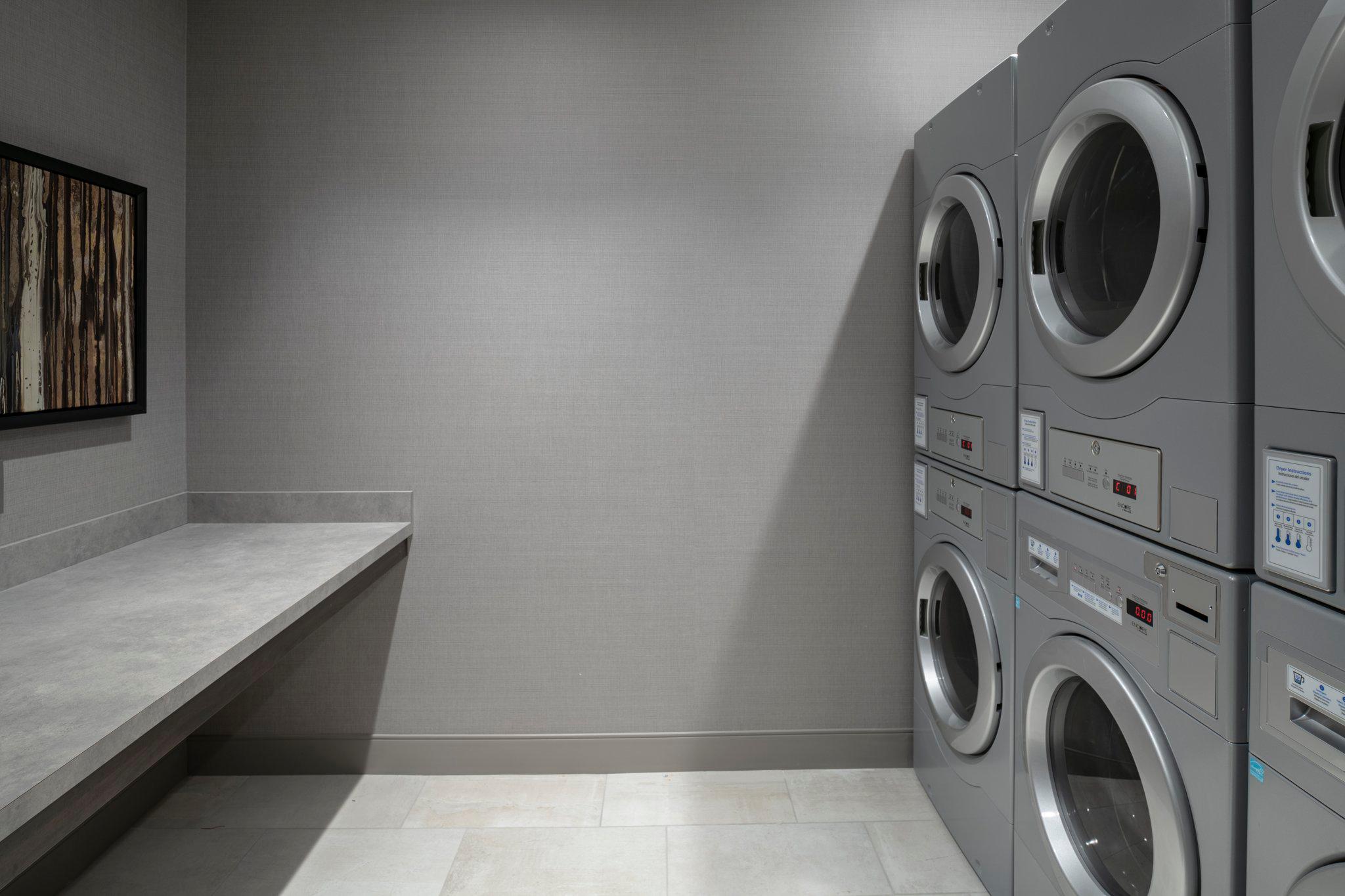 Фото Holiday Inn Express Boston Logan Airport - Revere, an Ihg Hotel