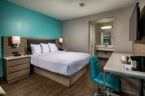 Гостиница Travelodge by Wyndham Lax в Эль Сегундо