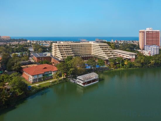 Фото Cinnamon Lakeside Colombo
